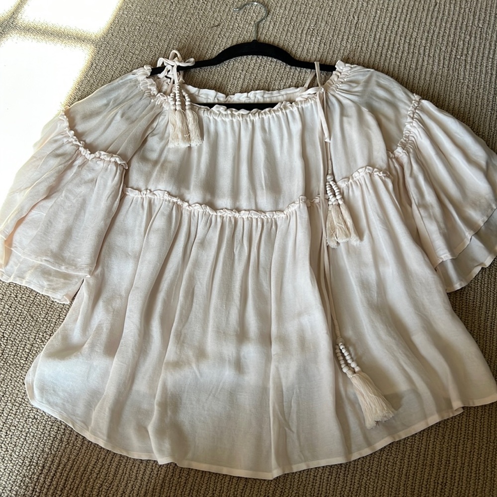 Flutter sleeve top